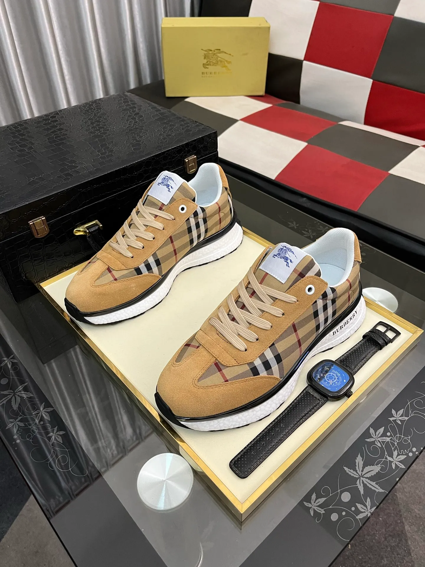 Men's shoes 💰438⌚️⌚️[BURBERRY] Burberry's authentic original high-end casual shoes🇨🇳Exquisite craftsmanship, this fabric is made of high mercerized fabric💯top layer🐷leather lining, suitable for drivers to drive🌴Original wear-resistant rubber outsole, versatile style, worth owning🍓Sizes 38-442️⃣Colors available
